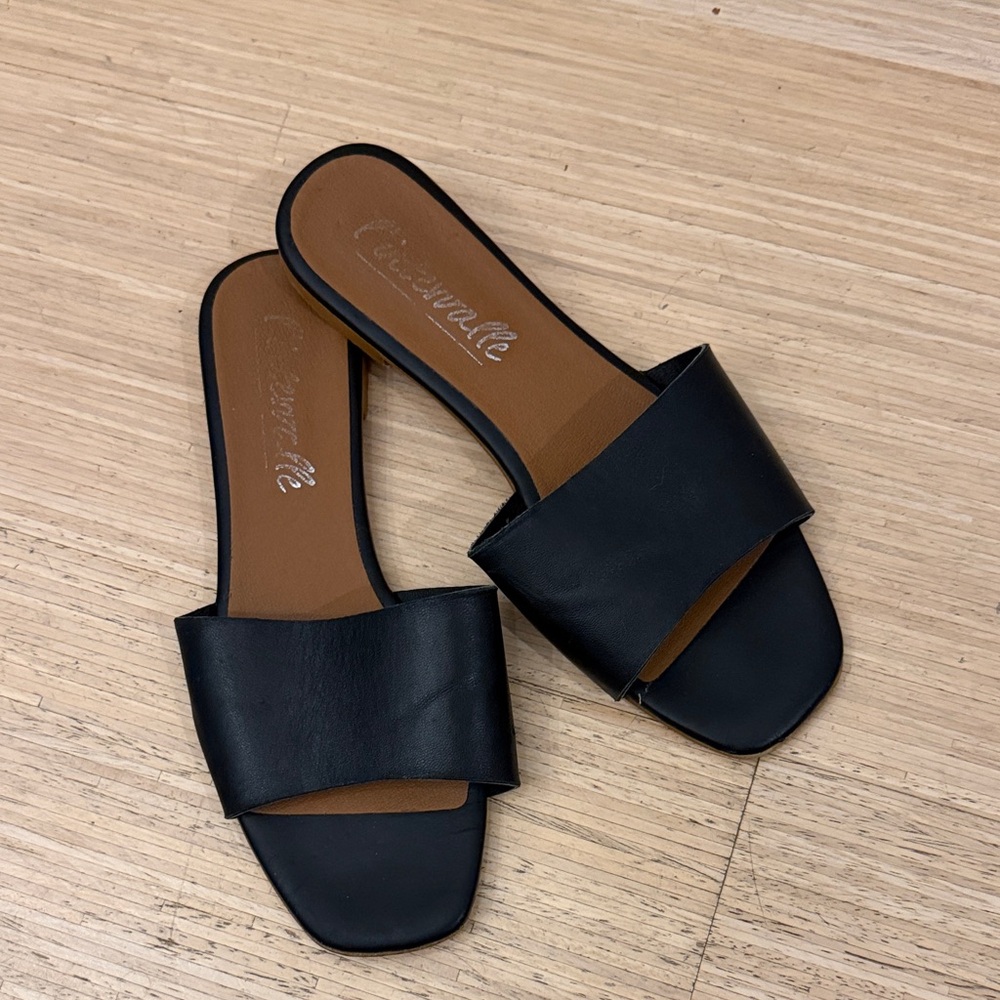 L’intervalle Black Slide Sandals